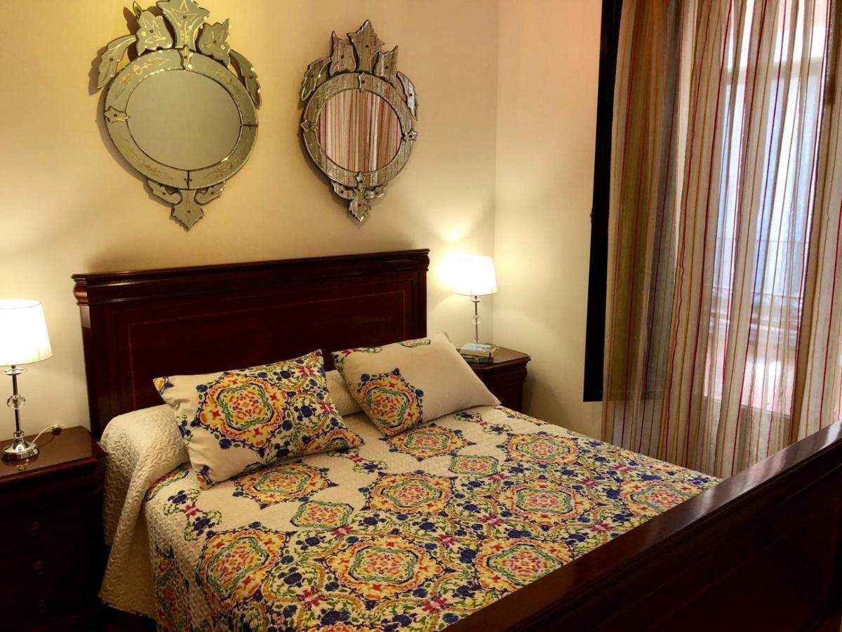 Apartamento Calle Cuna Seville Luaran gambar